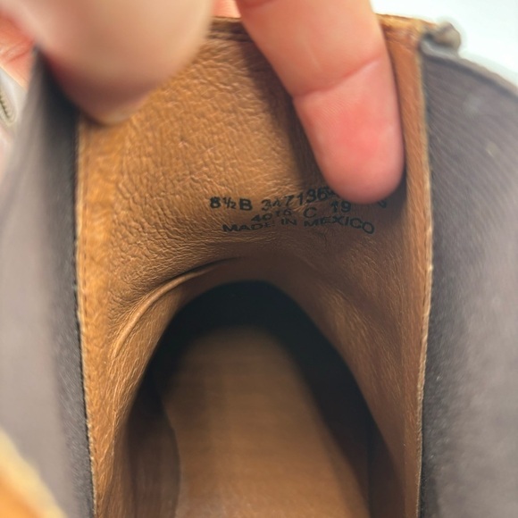 Frye Women’s 8.5 Brown Leather Carly Zip Ankle Boots - Picture 7 of 8